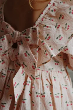 Cianna kjole - cherry pink motif