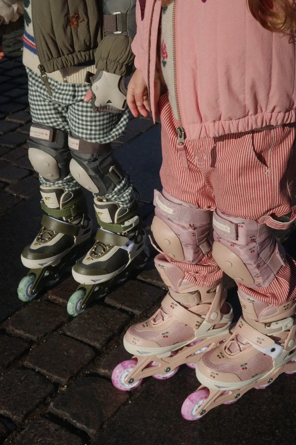 Rulleskøjter med lys - cherry blush