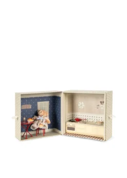 Tiny kitchen - green check